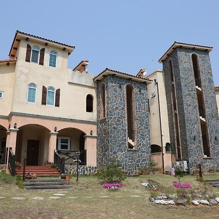 Miallet Pension Hongcheon Exteriör bild